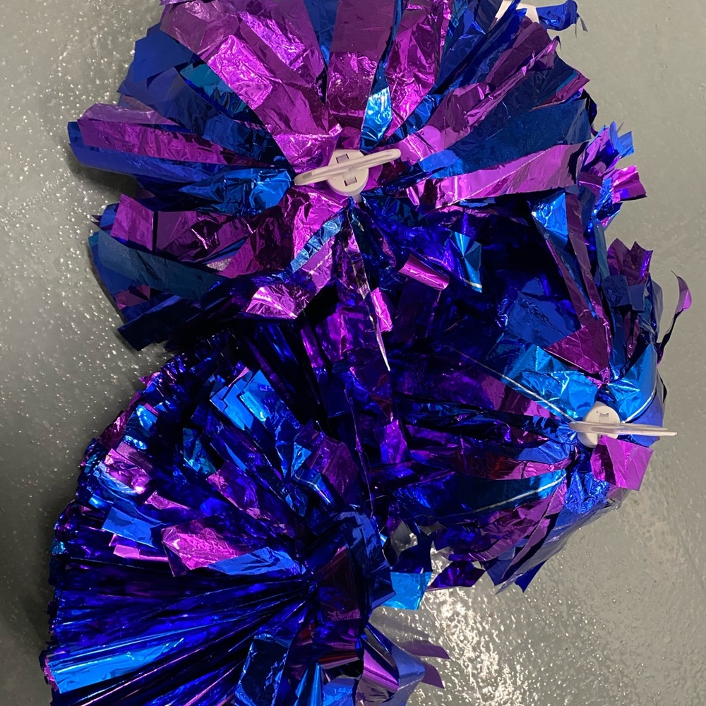 Set of 2 blue and purple Pom poms NEW